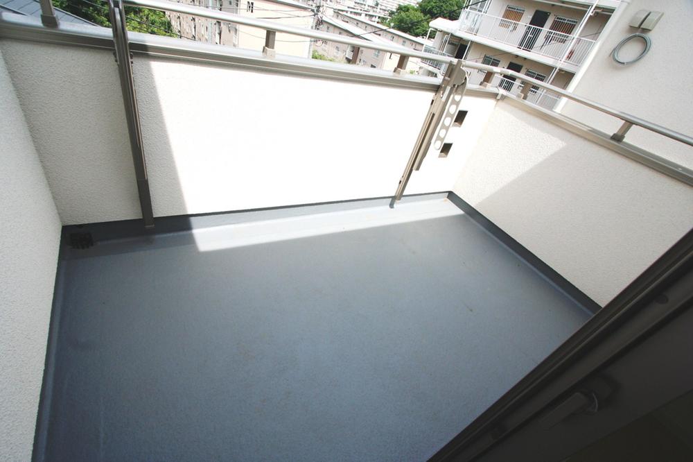 Balcony. Local (July 2013) Shooting