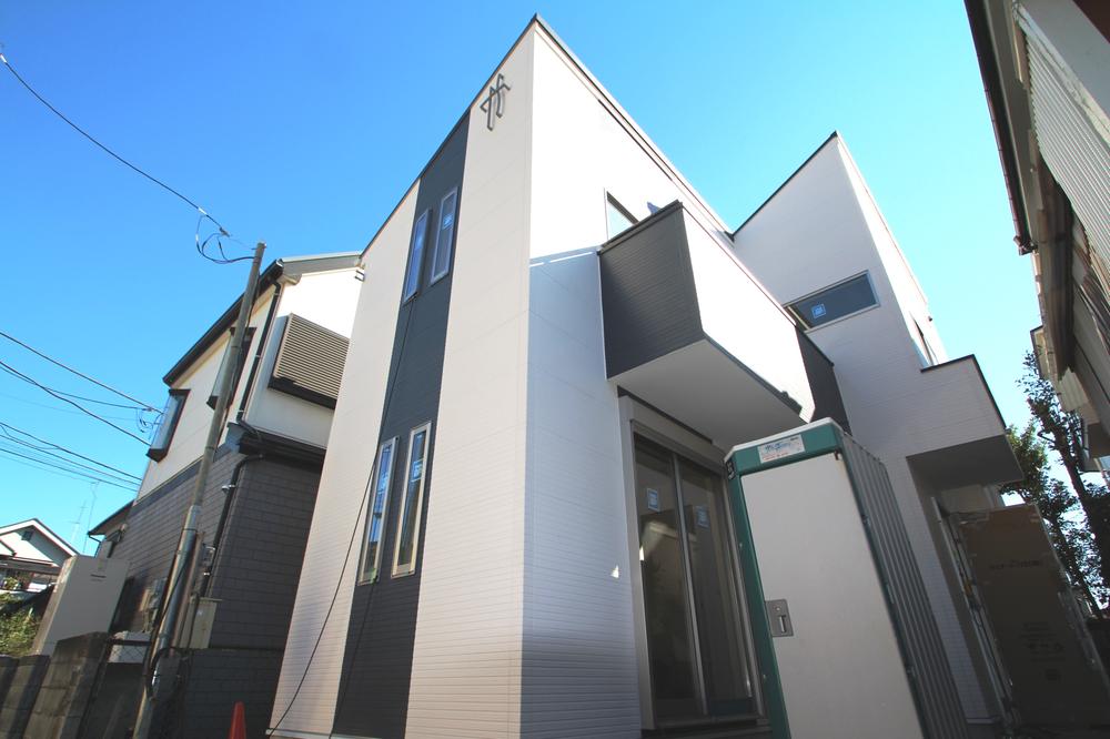 Local appearance photo. Local (11 May 2013) Shooting