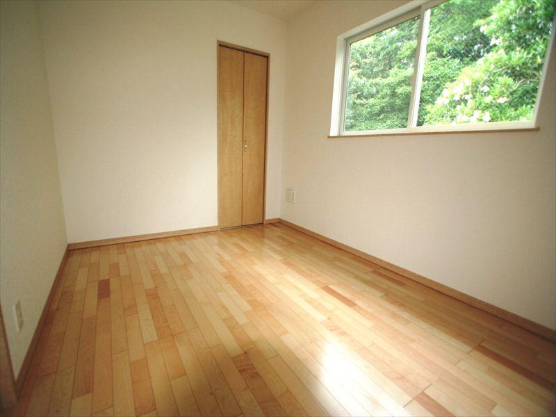 Same specifications photos (Other introspection). Same specifications