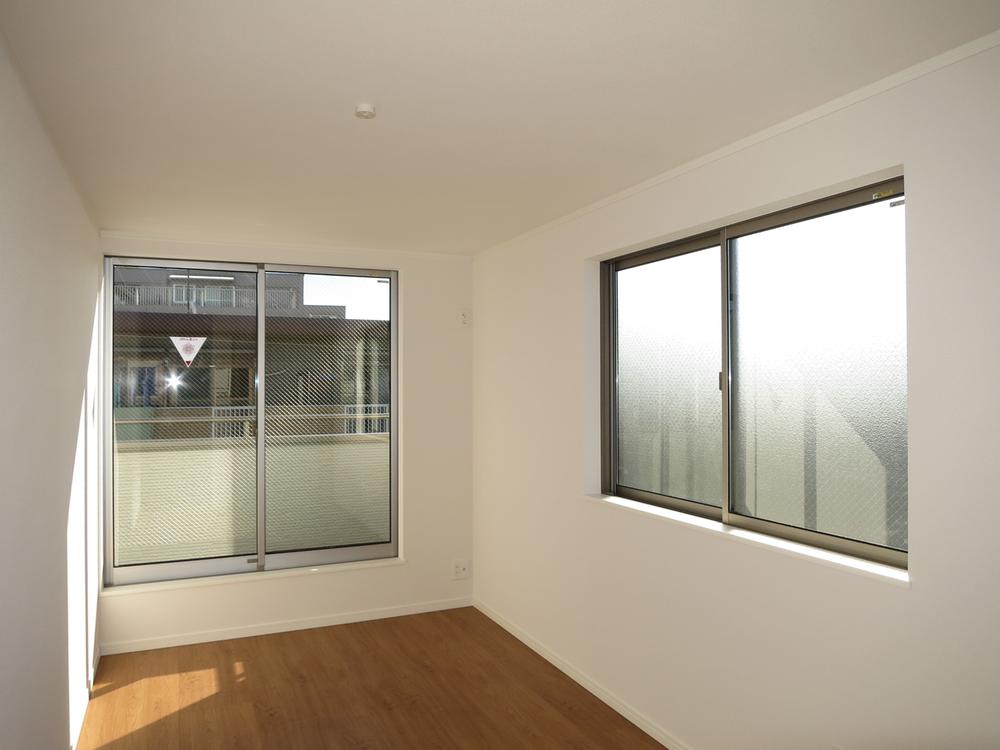 Non-living room. Local (11 May 2013) Shooting