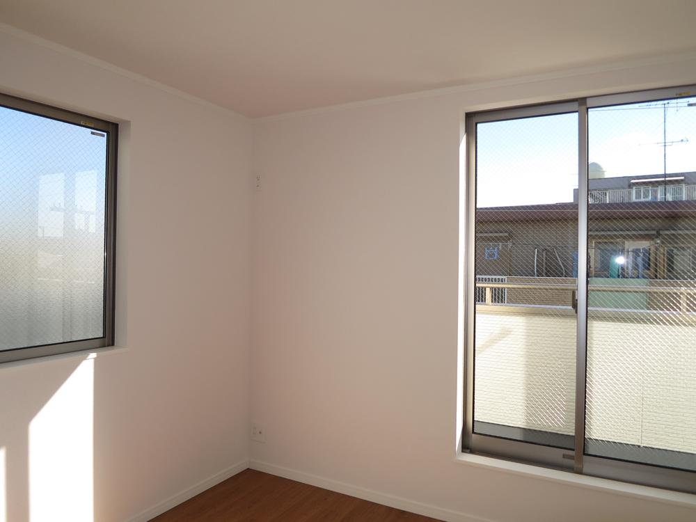 Non-living room. Local (11 May 2013) Shooting