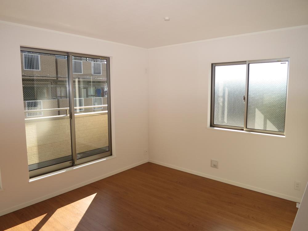 Non-living room. Local (11 May 2013) Shooting