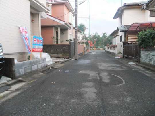 Local photos, including front road. Frontal road