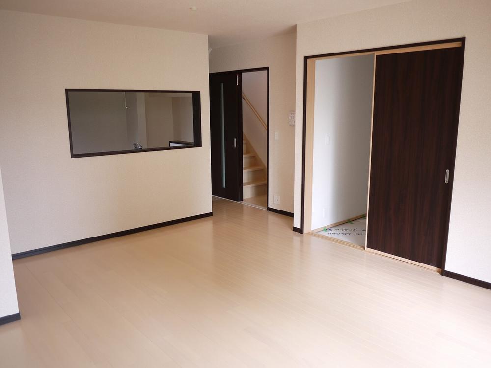 Same specifications photos (living). All room pair glass, Shutters standard