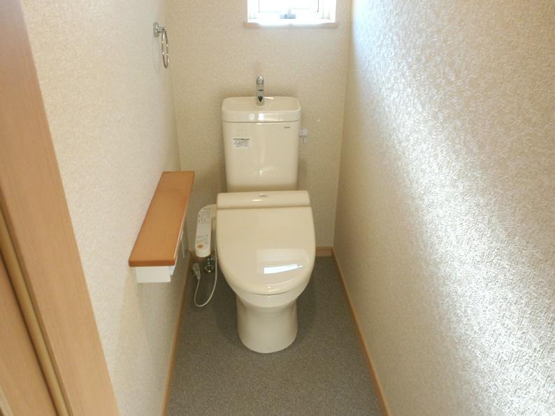 Toilet. 1 Building