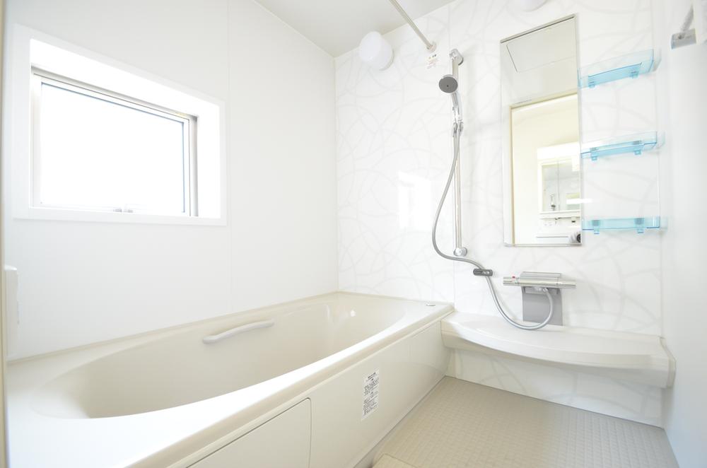 Same specifications photo (bathroom). Please heal the fatigue of the day stretched out his leg in a large bath ☆