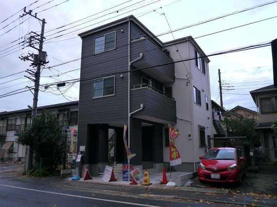 Local appearance photo. In a quiet residential area of Sobudai Station walk 13 minutes Takaraya Furesa ・ Such as create SDS nearby shopping is also a convenient environment.