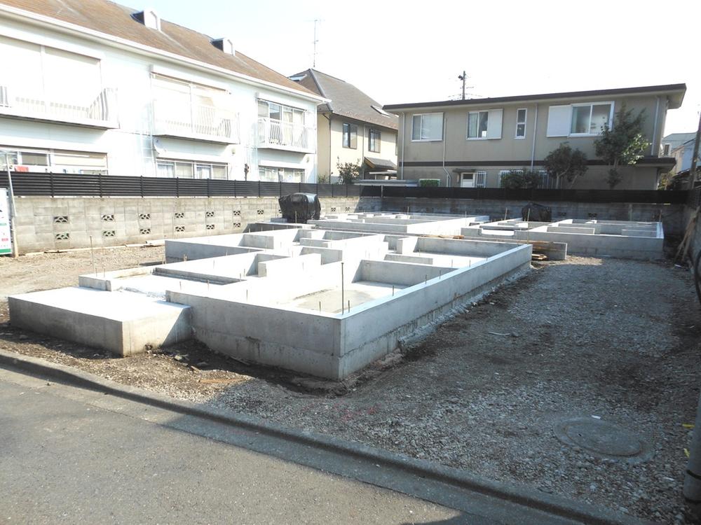 Local photos, including front road. Local (10 May 2013) Shooting