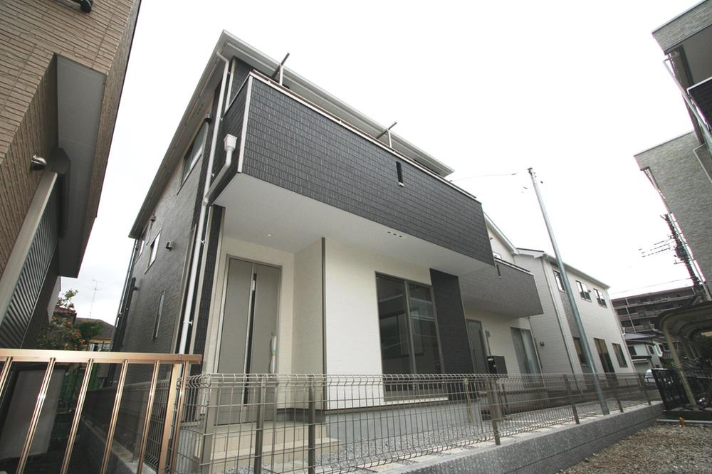 Local appearance photo. Local (10 May 2013) Shooting