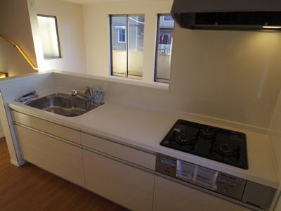 Kitchen. Indoor (11 May 2013) Shooting