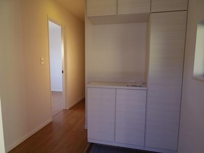 Entrance. Local (11 May 2013) Shooting