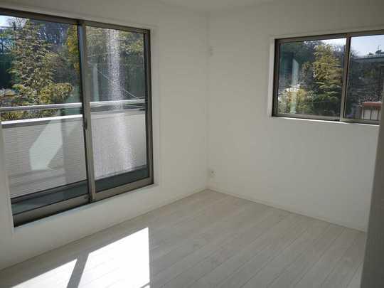 Same specifications photos (Other introspection)