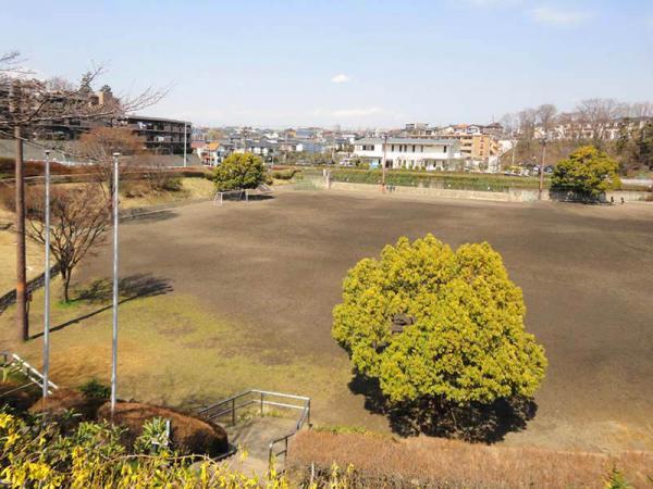 park. Deep to Central Park 230m