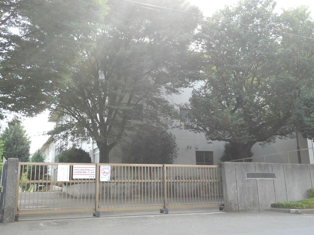 Junior high school. 909m to Sagamihara Municipal Sobudai junior high school