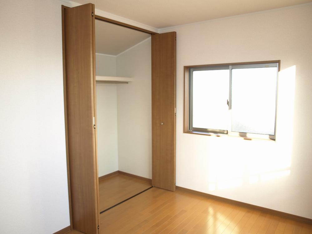 Non-living room. Housed plenty with all the living room