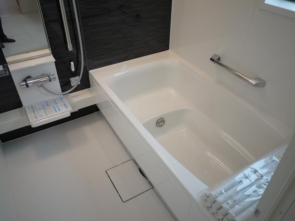 Same specifications photo (bathroom)