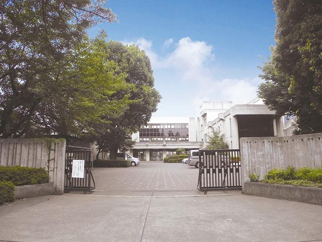 Junior high school. There is a 1180m school meals to Sagamihara Municipal Yoshinodai junior high school. It is also safe extracurricular activities the way home if walk about 15 minutes.