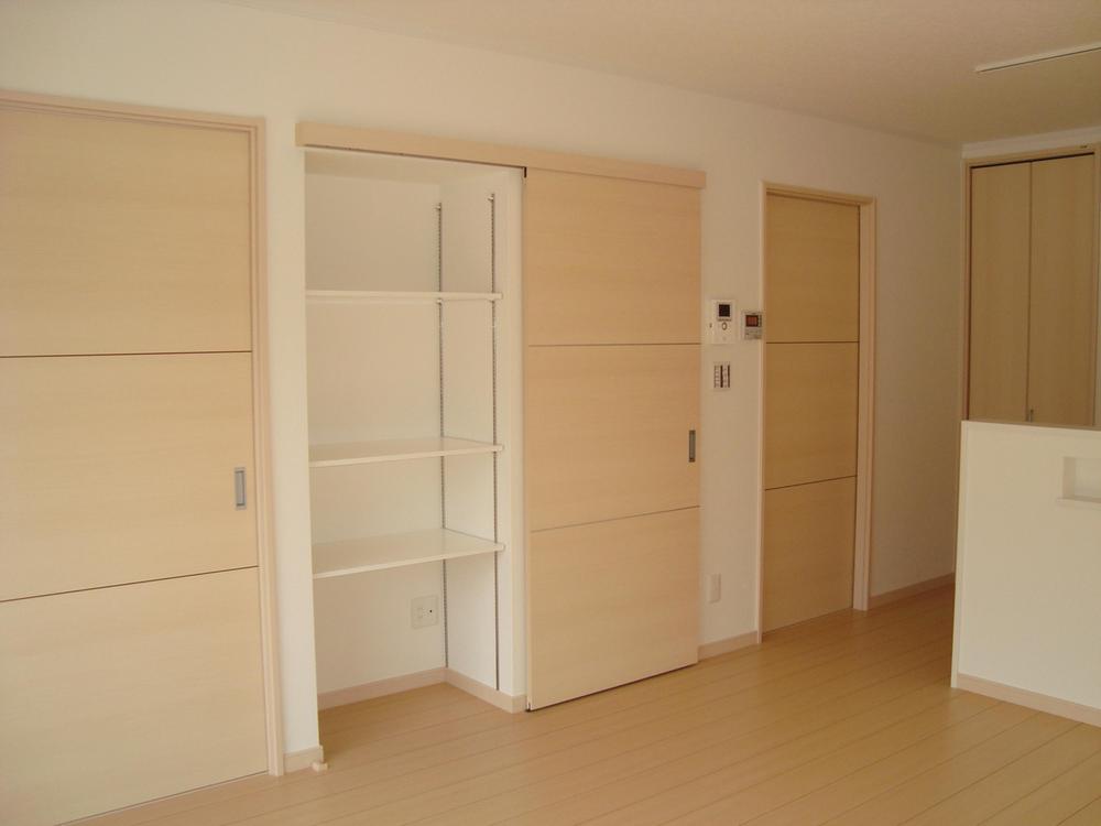 Receipt. Western-style housing construction cases