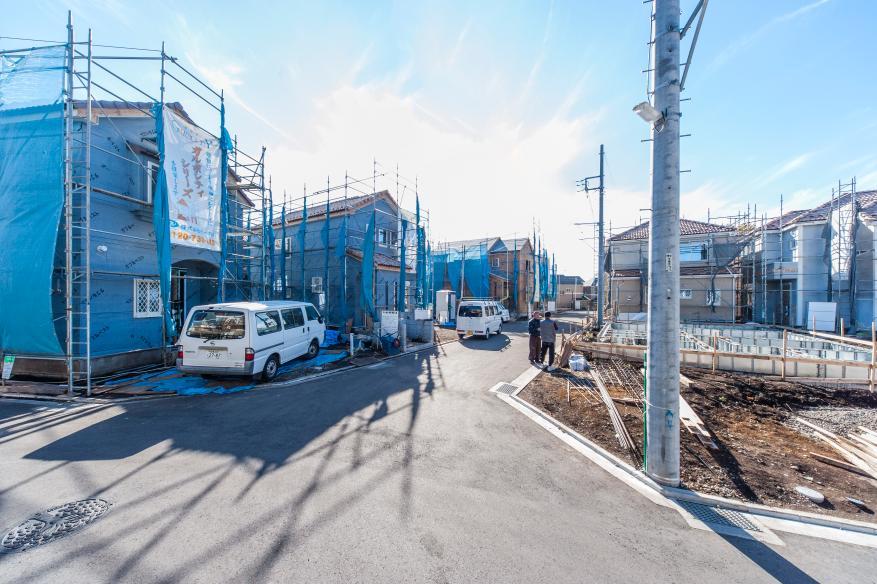 Two-story Roof Hiroshi tiled Outer wall soft ricin finish