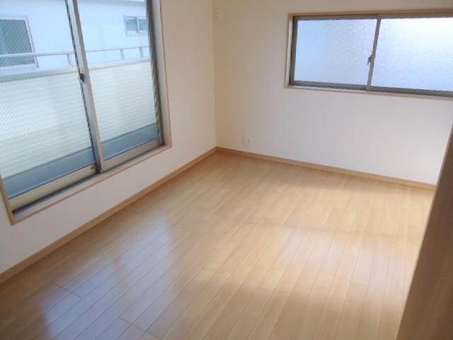 Non-living room. Indoor (12 May 2013) Shooting