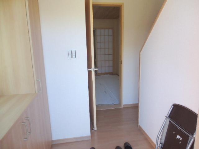 Entrance. Local (12 May 2013) Shooting