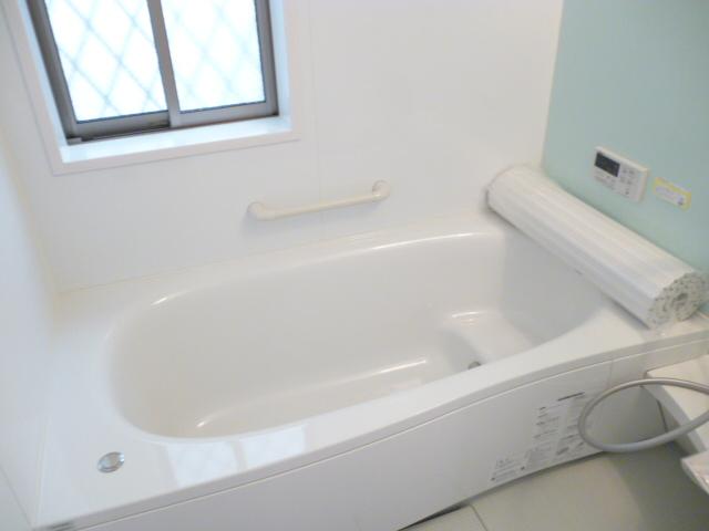 Bathroom. It is the bathroom of Building 2.