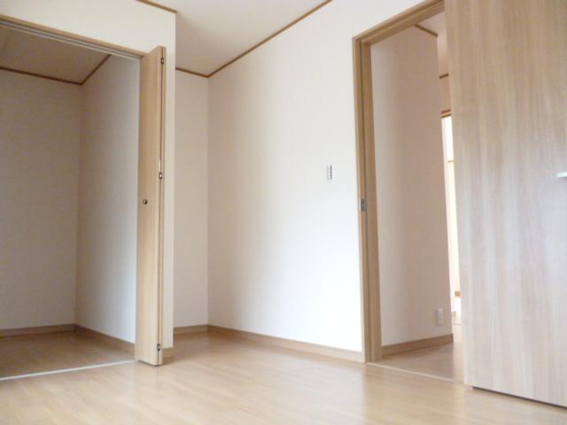 Non-living room. Building 2 is the second floor of the Western-style.