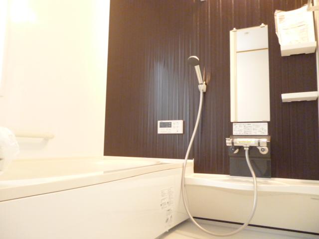 Bathroom. 3 is a bathroom of Building.