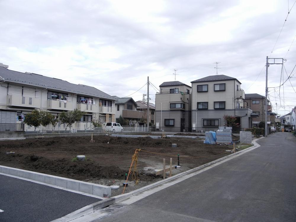 Local photos, including front road. Local (12 May 2013) Shooting