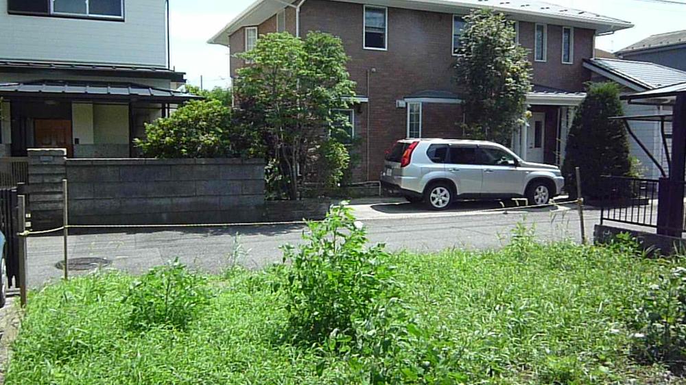 Local land photo. Also there is a wide open feeling of the distance between the adjacent land.