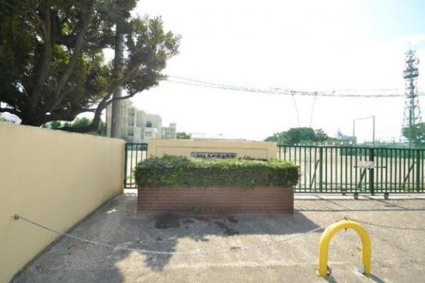 Junior high school. Minamirinkan 730m until junior high school