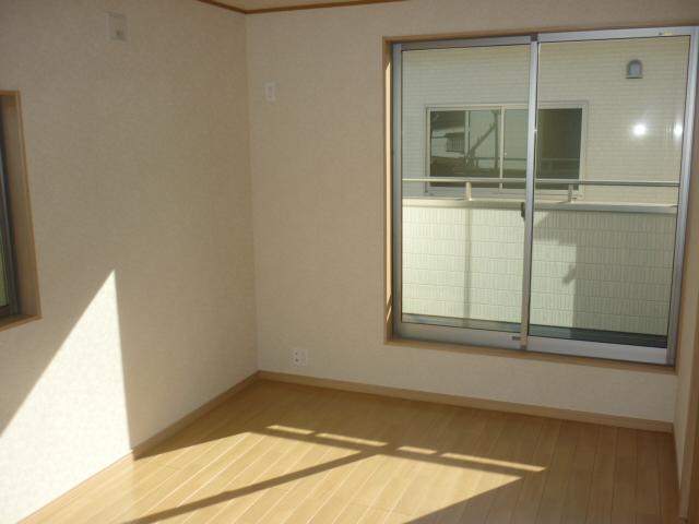 Non-living room. Indoor (12 May 2013) Shooting