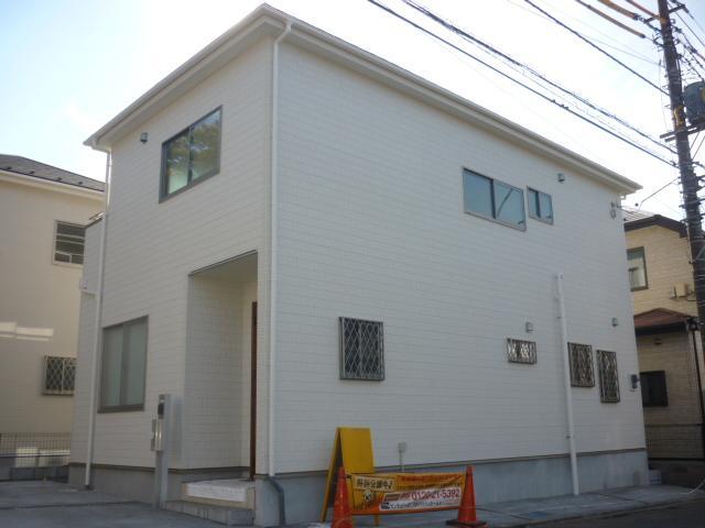 Local appearance photo. Local (12 May 2013) Shooting