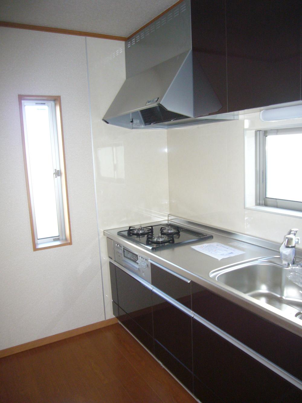 Kitchen. Indoor (11 May 2013) Shooting