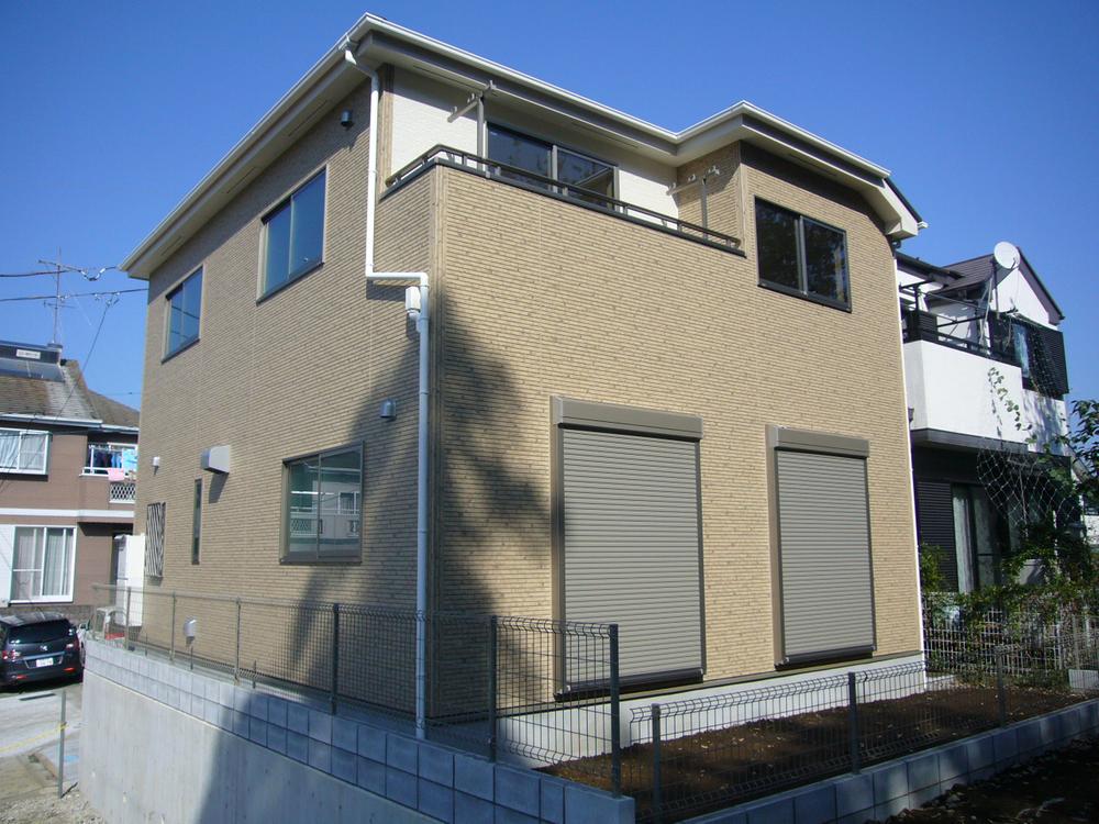 Local appearance photo. Local (10 May 2013) Shooting