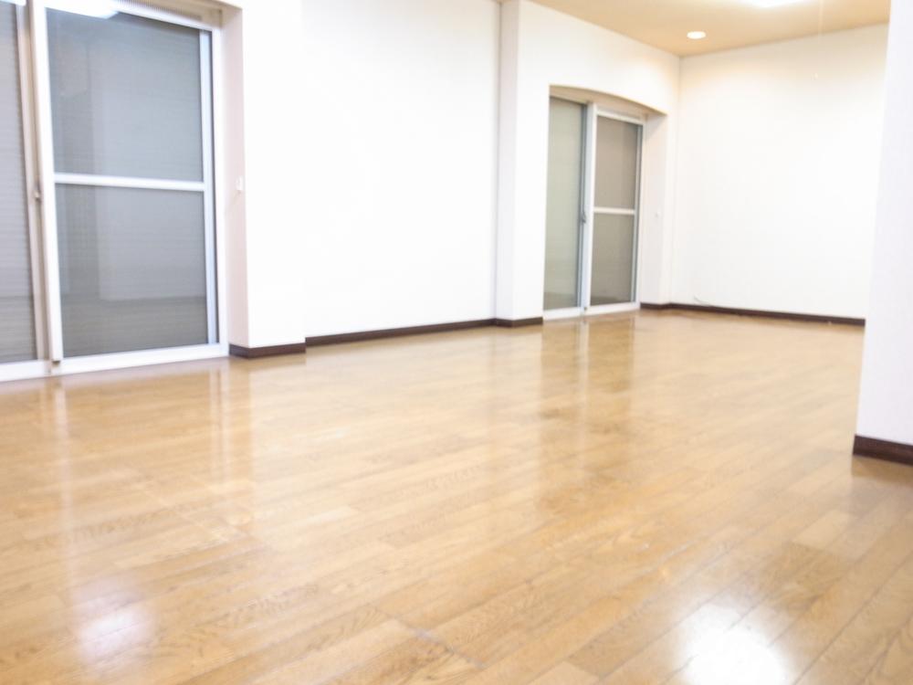 Living. ☆ Spacious is living ☆