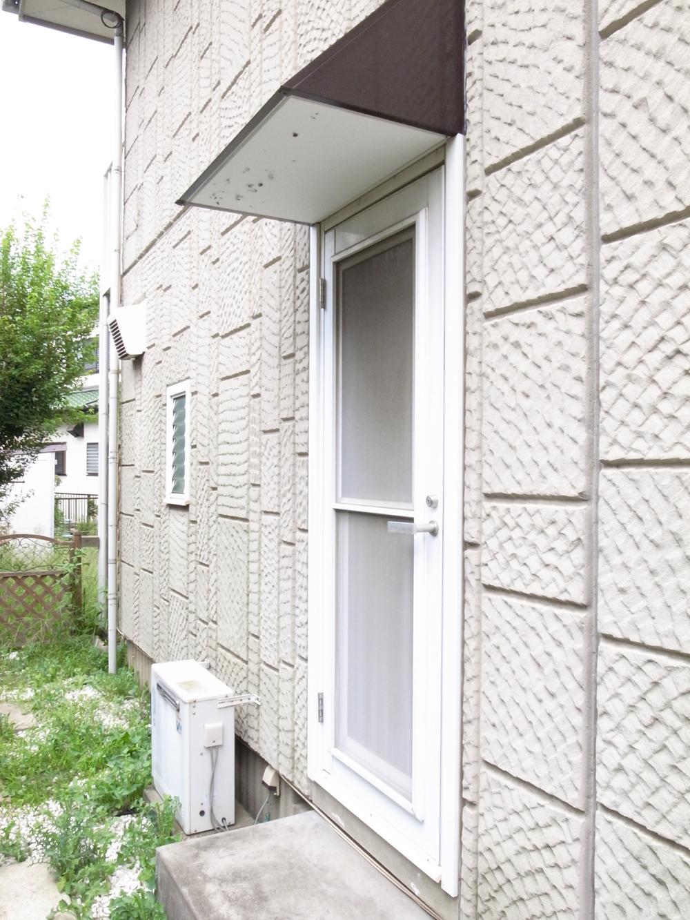 Other. ☆ It has a back door ☆