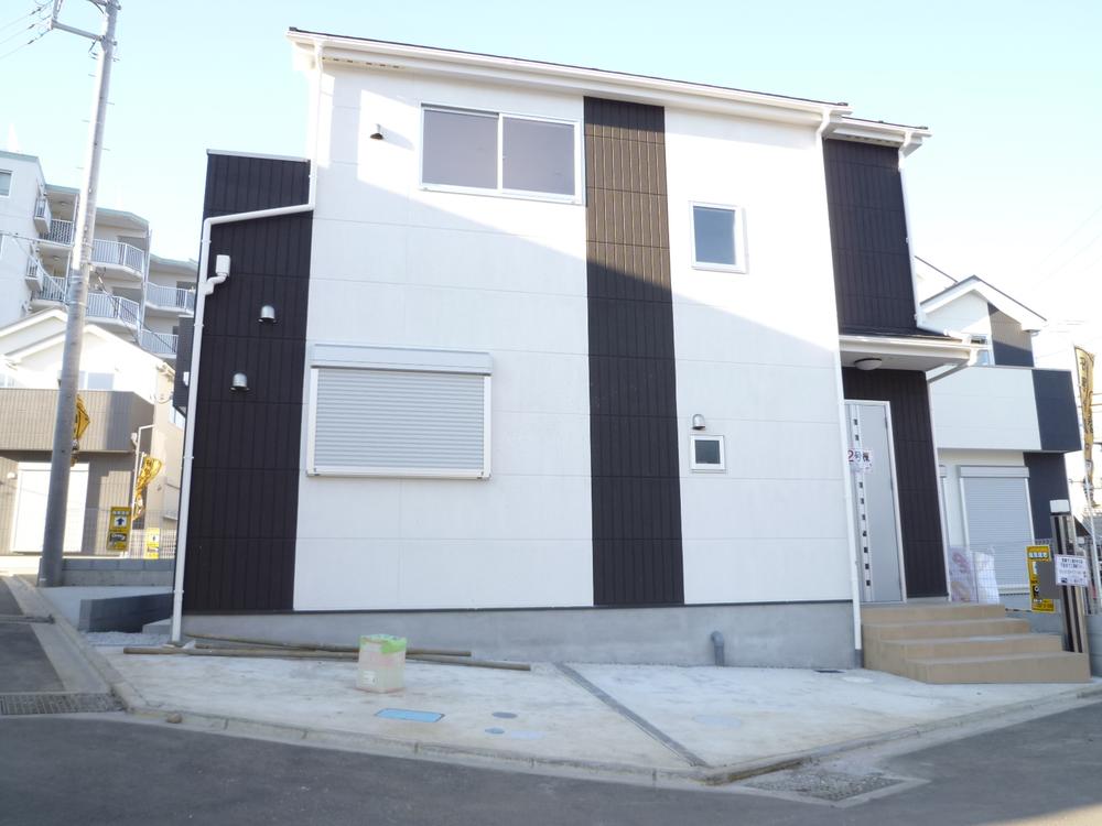 Local appearance photo. Building 2 appearance