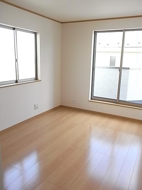 Non-living room. Same specifications