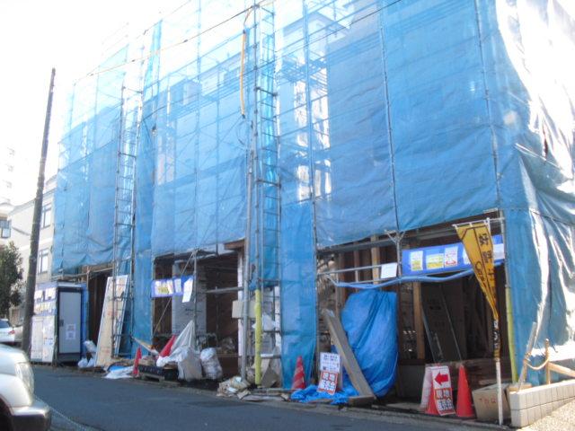 Local appearance photo. Local (12 May 2013) Shooting