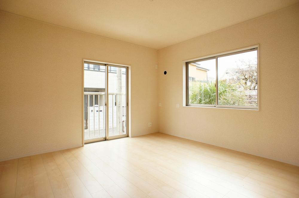 Living. Indoor (12 May 2013) Shooting, Windows are many bright living.