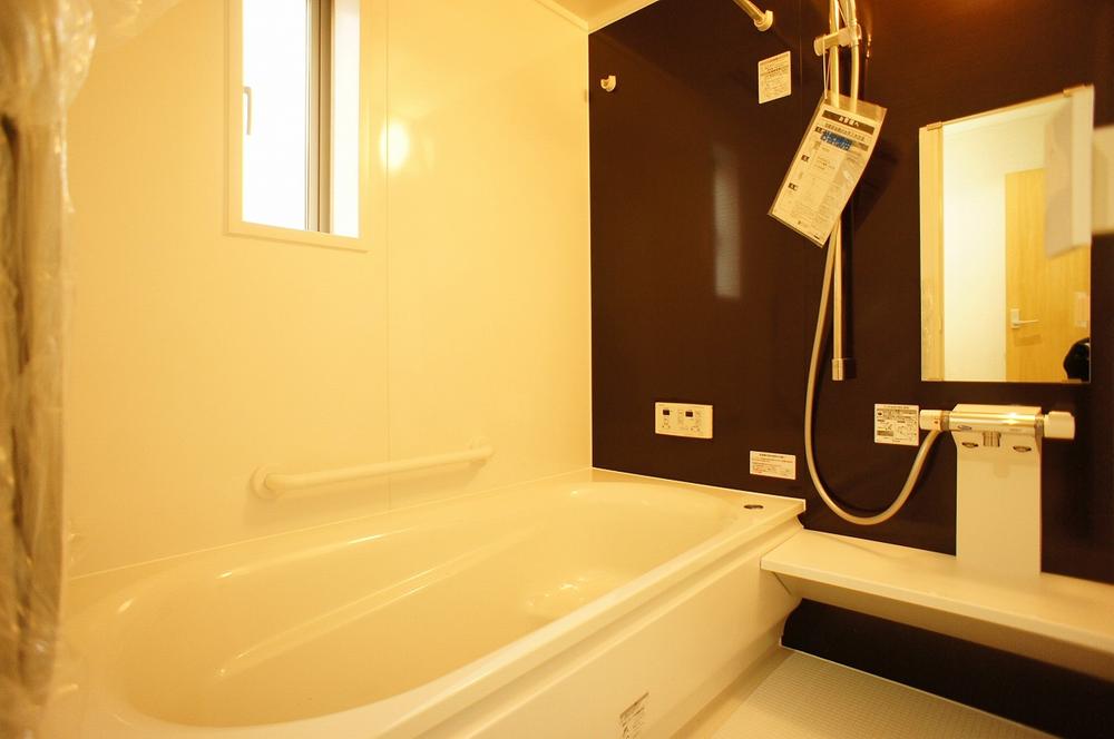 Bathroom. Indoor (12 May 2013) Shooting, This is a system bus with a ventilation heating dryer.