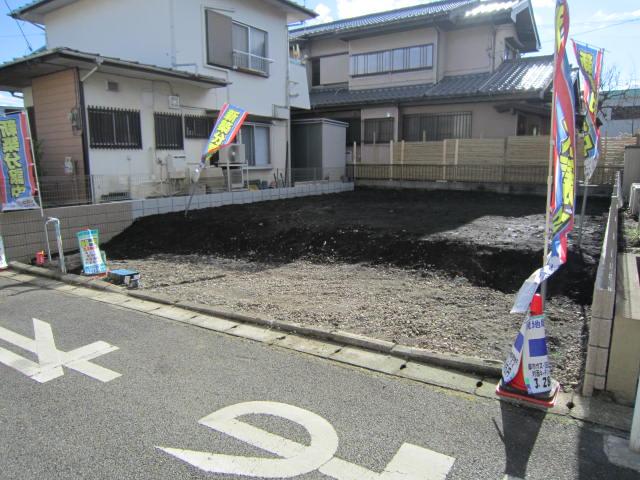 Local appearance photo. Local (12 May 2013) Shooting