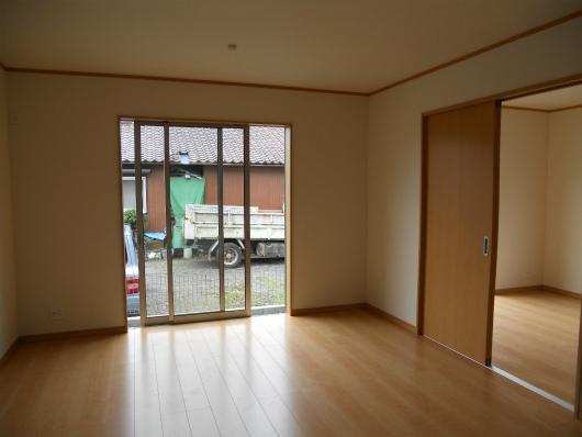 Same specifications photos (living)