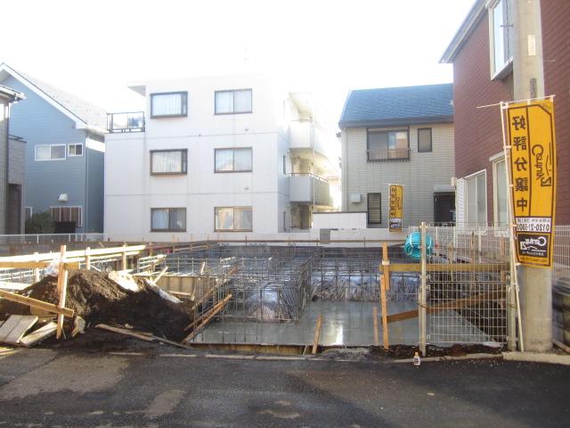 Local photos, including front road. 1 Building site (December 2013) Shooting