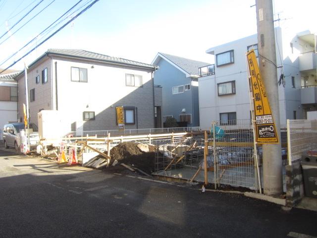 Local photos, including front road. Local (12 May 2013) Shooting