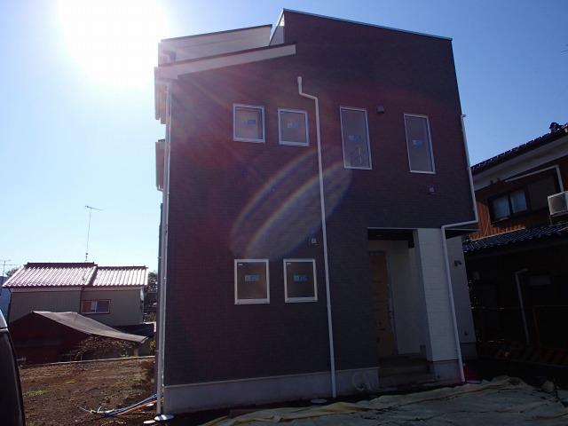 Local appearance photo. Local (11 May 2013) Shooting