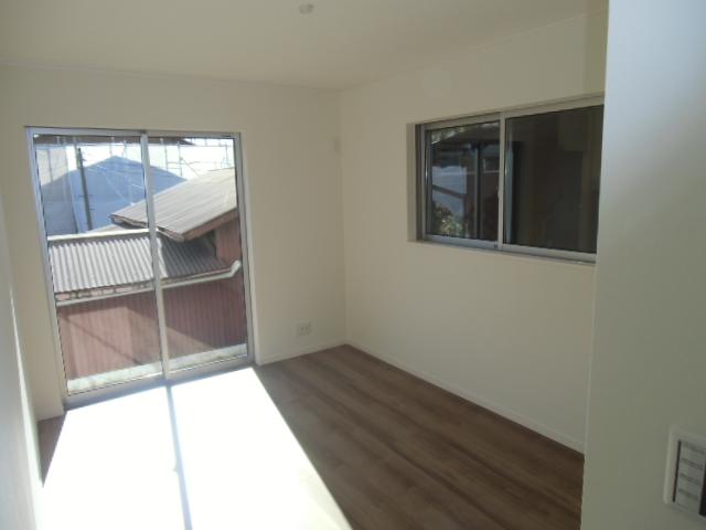 Non-living room. Indoor (11 May 2013) Shooting