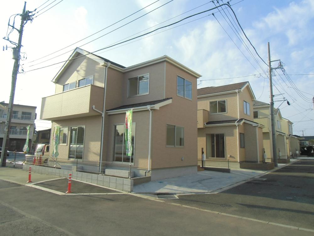 Local photos, including front road. Local (11 May 2013) Shooting (E Building)