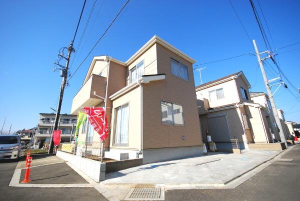 Local photos, including front road. Local (12 May 2013) Shooting E Building